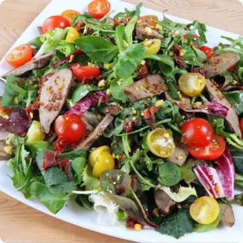 Салат с куриной печенью по-грузински