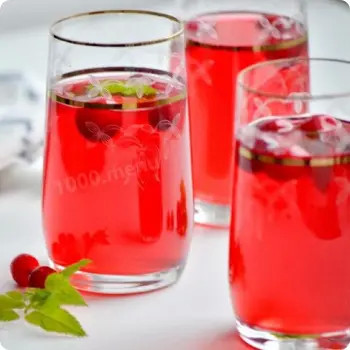Клюквенный лимонад с розмарином